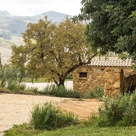Agriturismo Feudo Muxarello Farm stay