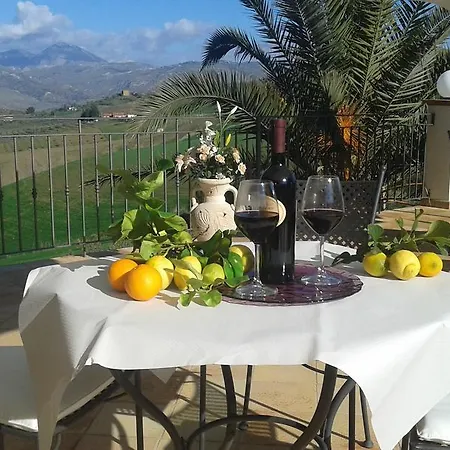 Agriturismo Feudo Muxarello Farm stay Aragona