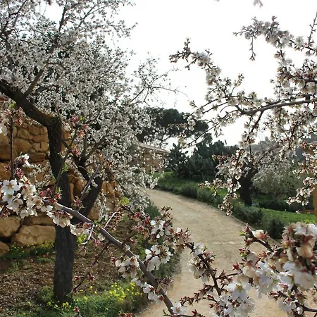 Agriturismo Feudo Muxarello Gospodarstwo agroturystyczne Aragona